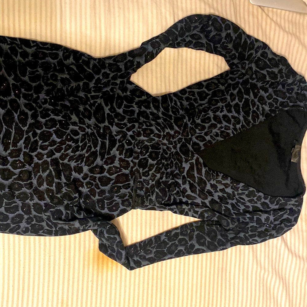 Panther pattern set long sleeves . Almost new . Sexy stylish 🤍